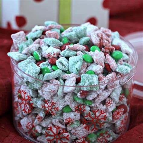 christmas-puppy-chow-recipe-easy-chex-mix-muddy image