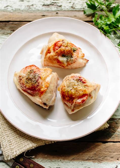 recipe-dubliner-cheese-and-tomato-stuffed-chicken image