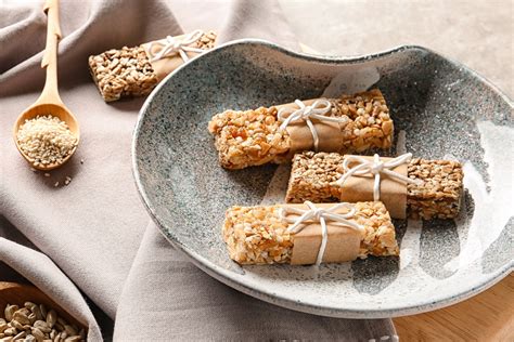 crispy-cereal-bars-recipe-vegan-gluten-free-nut-free image