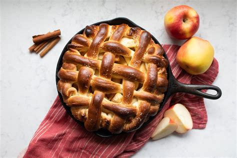 how-to-make-an-apple-pie-with-a-soft-pretzel-pie-crust image