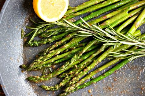 sauted-asparagus-with-lemon-garlic-kylee-cooks image