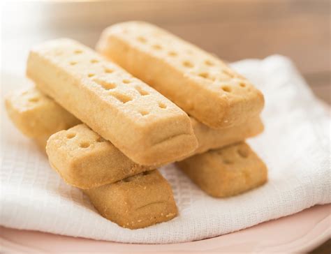 scottish-shortbread-fingers-recipe-bakerrecipescom image