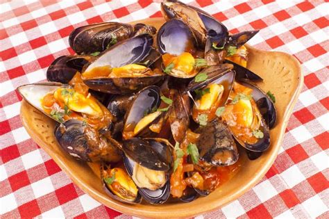 mussels-saganaki-recipe-greek-midia-saganaki-my image