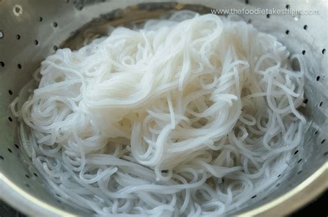 chả-gi-chay-vietnamese-vegetarian-spring-rolls image