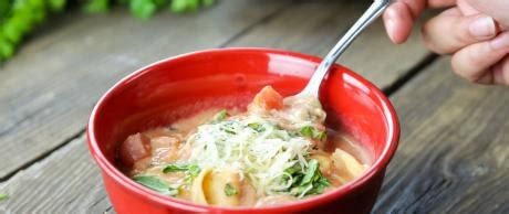 tomato-basil-tortellini-soup-saladmaster image