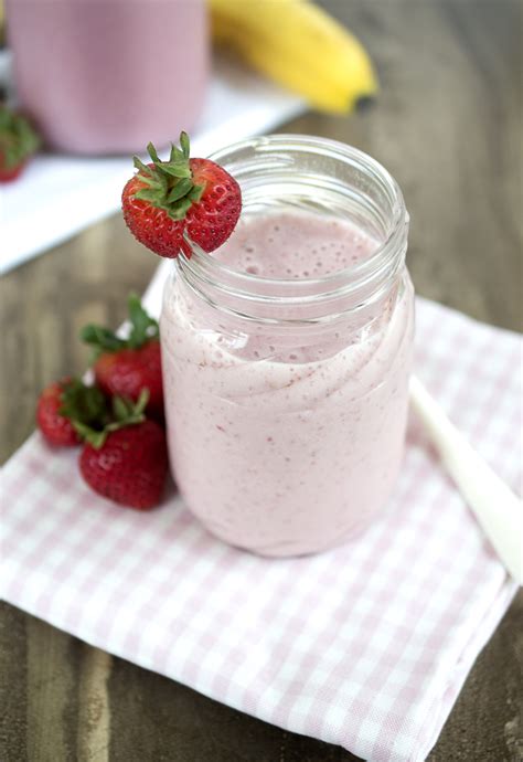 strawberry-banana-smoothie-easy-5-ingredient-chef image