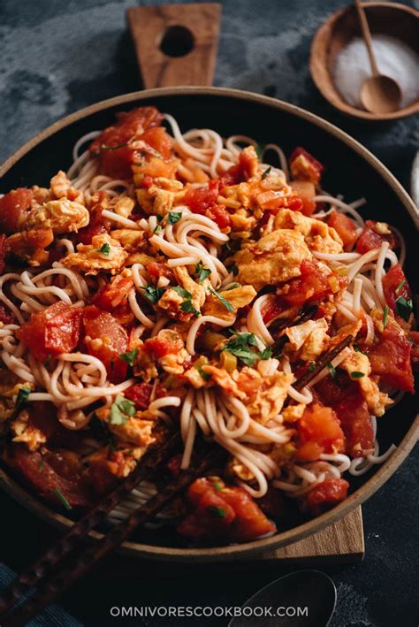 15-minute-tomato-egg-noodles-omnivores-cookbook image