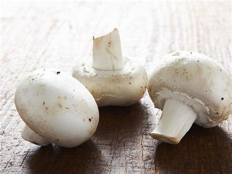 mushroom-ravioli-with-mushroom-sauce-cookstrcom image