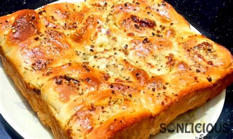 how-to-make-cheese-garlic-pull-apart-bread-anybody image