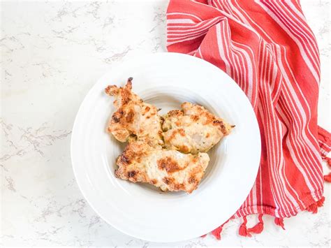 crispy-oven-baked-chicken-thighs-with-cornstarch image