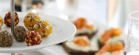festive-cheese-balls-recipe-vermont-creamery image
