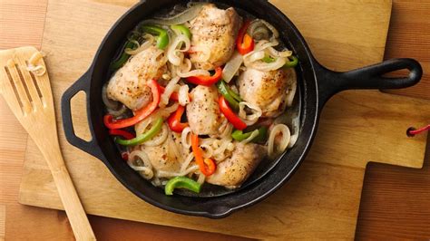 savory-chicken-with-peppers-recipe-pillsburycom image
