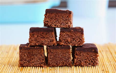 chocolate-and-peanut-butter-protein-bars image