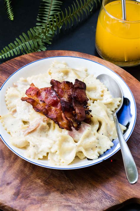 bacon-and-farfalle-pasta-recipe-in-creamy-sauce image