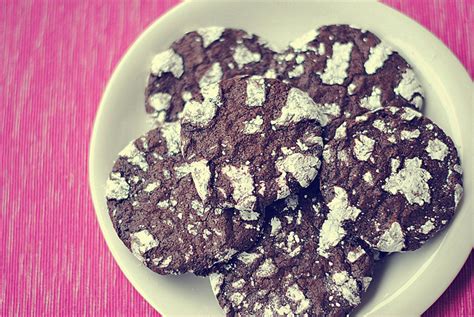 skinny-chocolate-crinkle-cookies-eat-yourself-skinny image