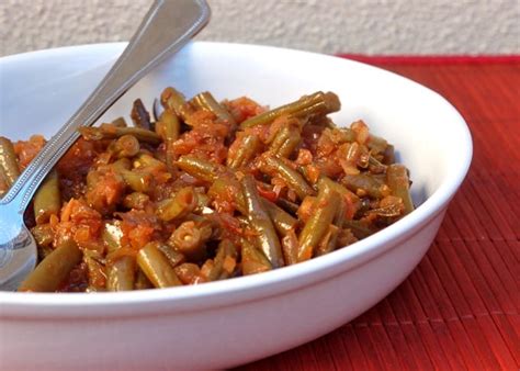 creole-slow-cooker-green-beans-recipe-simple image