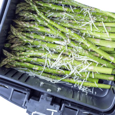 air-fryer-garlic-parmesan-asparagus-simply-made image