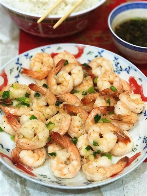 simple-pan-fried-garlic-shrimp-culinary-butterfly image