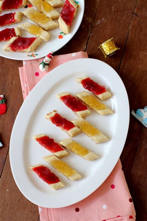 raspberry-ribbons-recipe-raspberry-ribbon-slices image