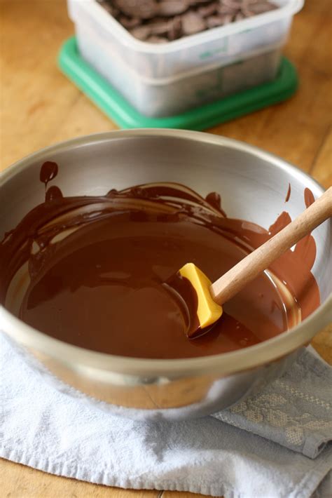 how-to-temper-chocolate-without-a-thermometer image