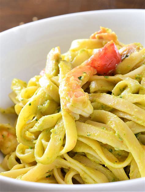 creamy-avocado-pasta-with-shrimp-and-bacon-lifes image