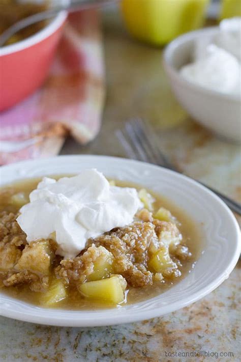 easy-apple-crumble-with-oatmeal-and-coconut-taste image