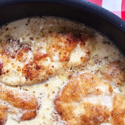 pan-fried-chicken-in-creamy-garlic-sauce-the image