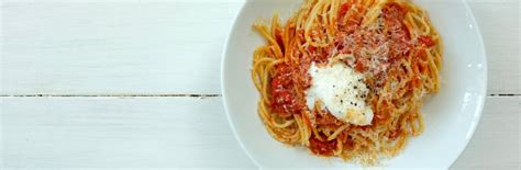 fresh-tomato-pasta-with-burrata-recipe-from-jessica image