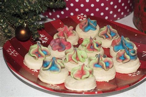 homemade-shortbread-or-scotch-cakes-for-the-holidays image