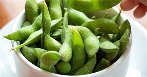 edamame-nutrition-recipes-benefits-how-to-eat-and-more image