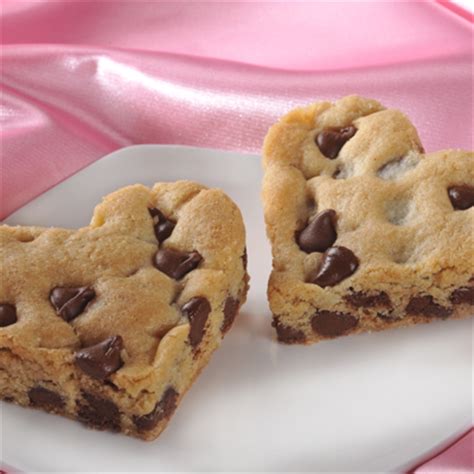 nestl-toll-house-chocolate-chip-cookie-hearts image