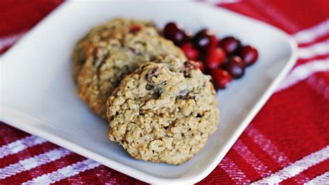 cranberry-chocolate-chunk-oatmeal-cookies image