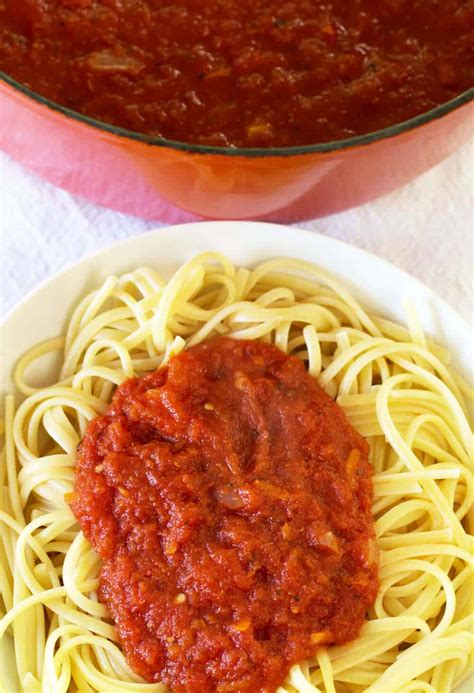 simple-canned-tomato-pasta-sauce-mother-would-know image