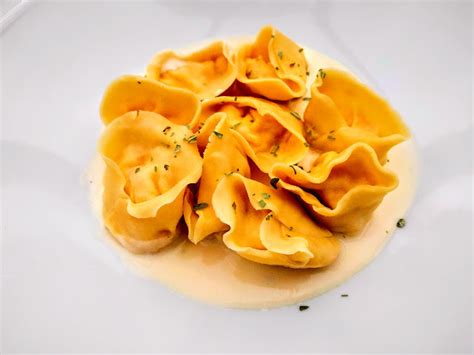 smoked-salmon-tortellini-with-a-vermouth-and-star image