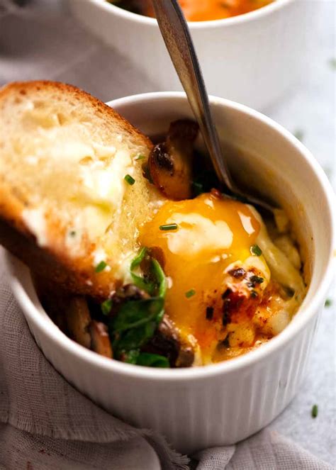 shirred-eggs-baked-eggs-with-spinach-mushrooms image