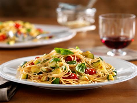 barilla-whole-grain-thin-spaghetti-with-zucchini-parmigiano image