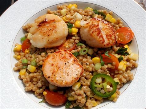seared-scallops-with-israeli-couscous-recipe-serious-eats image