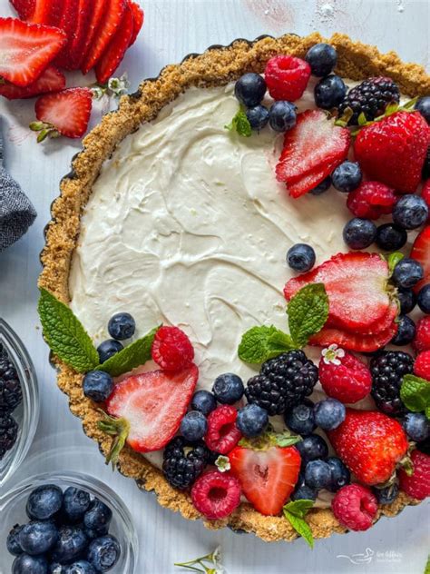 no-bake-fruit-tart-berries-graham-cracker-crust-lemon-filling image