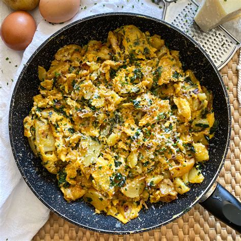 smoky-scrambled-egg-skillet-with-potatoes-spinach image