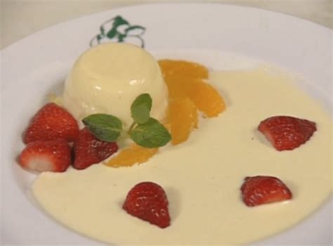 baked-creams-with-orange-custard-sauce-cuisine image