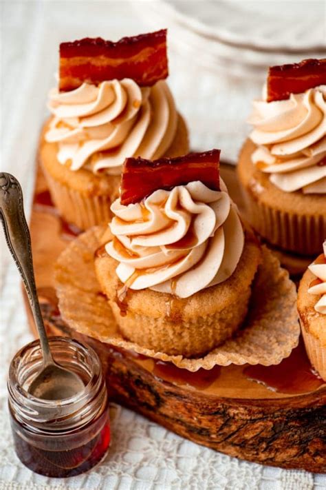 maple-bacon-cupcakes-vintage-kitty image