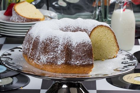 elvis-whipping-cream-pound-cake-mrfoodcom image