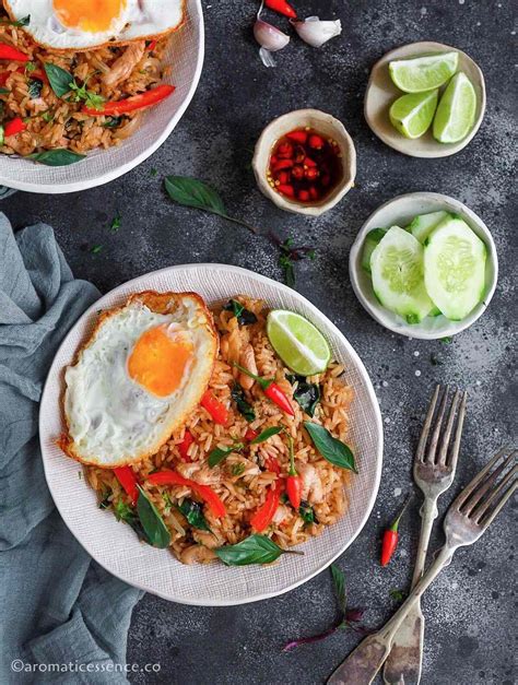 thai-basil-fried-rice-with-chicken-aromatic image