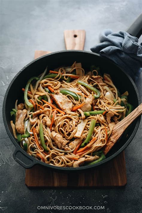 chicken-lo-mein-restaurant-style-without-a-wok image