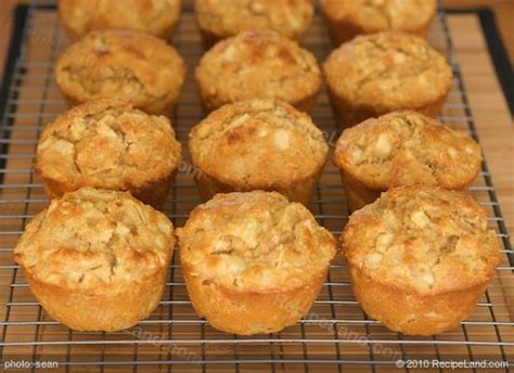 apple-oat-moist-muffins-low-fat-low-calorie image