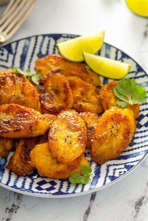 platanos-maduros-fried-sweet-plantains-the-novice-chef image