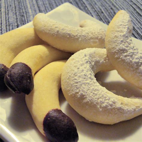 vanilla-shortbread-cookie-recipe-made-just-like-oma image