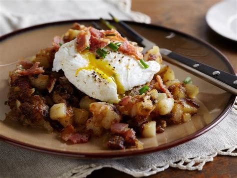 fried-potatoes-with-poached-eggs-recipes-cooking image