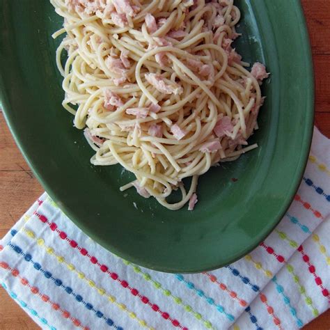 spaghetti-with-tuna-recipe-scott-hocker-food-wine image