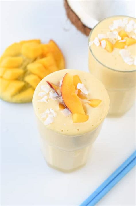 vegan-mango-smoothie-with-4-ingredients-the image